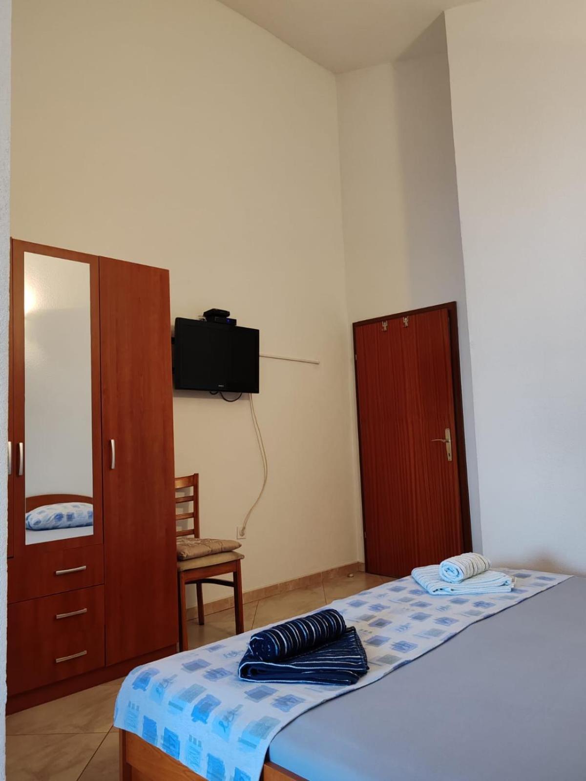 Apartments Markotic Клек Экстерьер фото